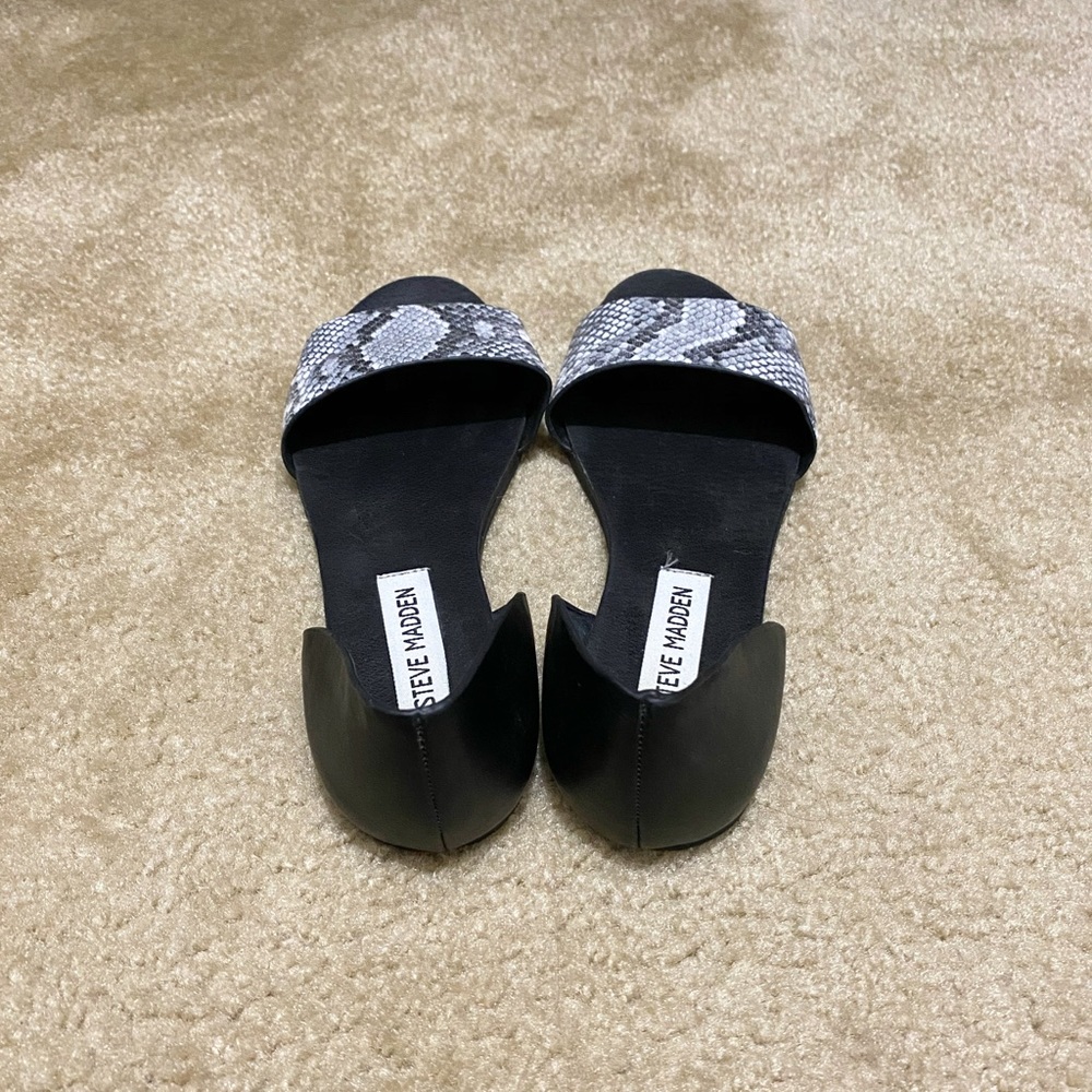 ❌SOLD❌ STEVE MADDEN | Snakeskin Sidestep Sandals - Picture 2 of 7